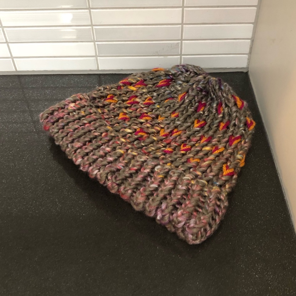 Handmade knit heart accent women’s toque